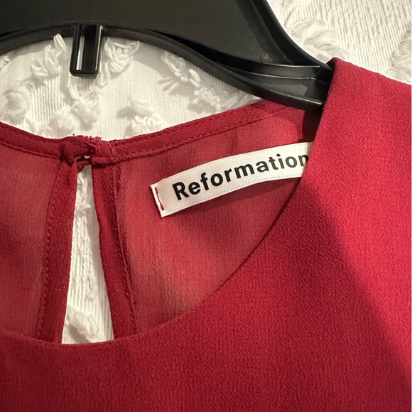 Reformation Gracie Dress in Garnet - Picture 7 of 8